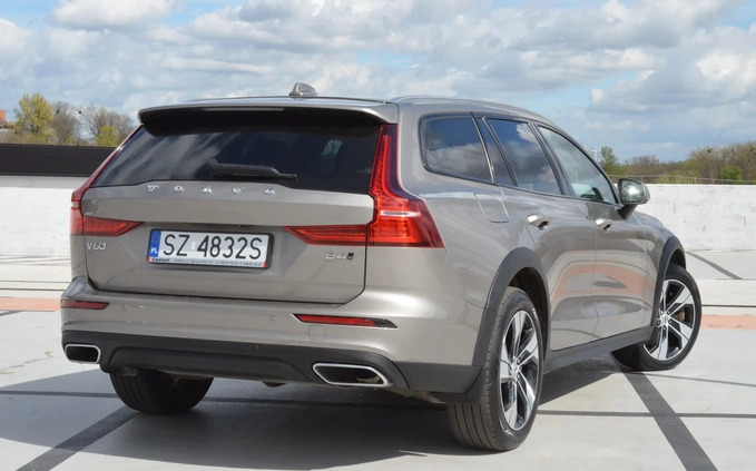 Volvo V60 Cross Country cena 135900 przebieg: 175000, rok produkcji 2021 z Zabrze małe 781